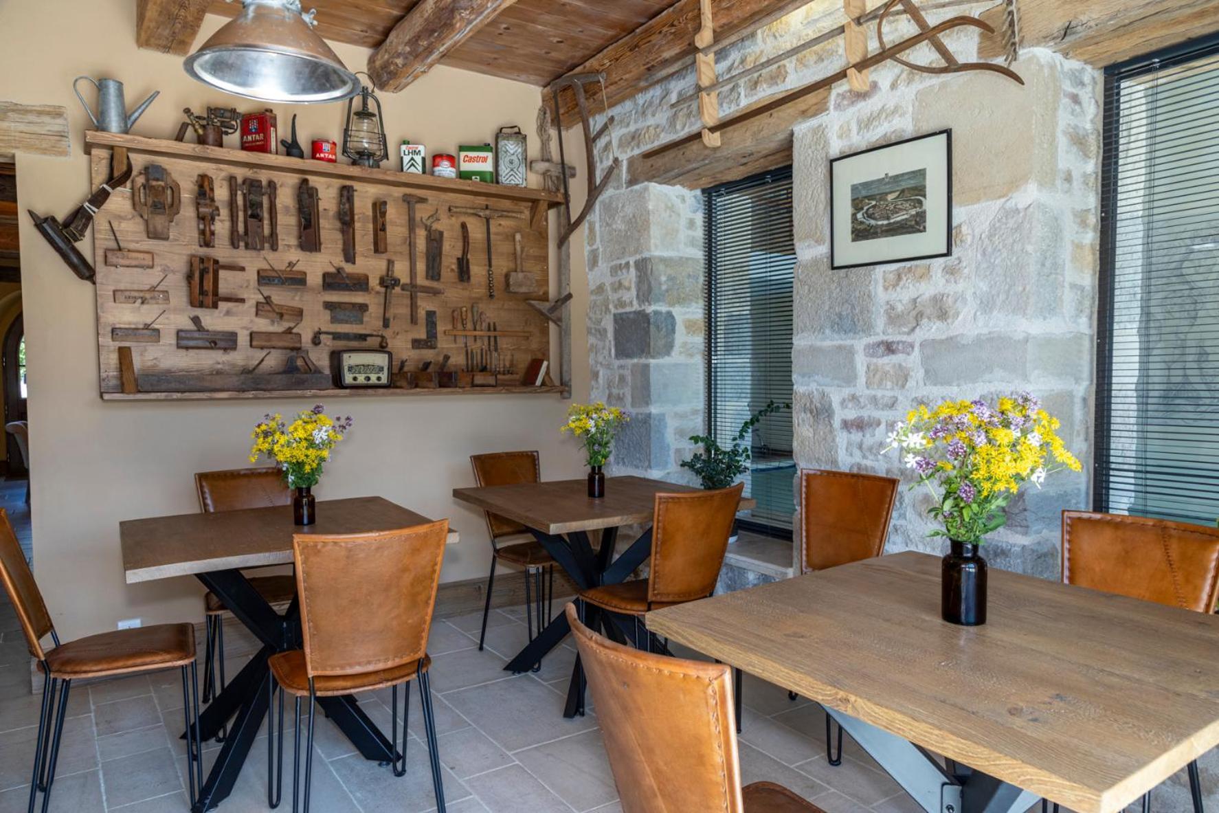 Le Relais Des Deux Tours Bed & Breakfast Brémondans Екстериор снимка