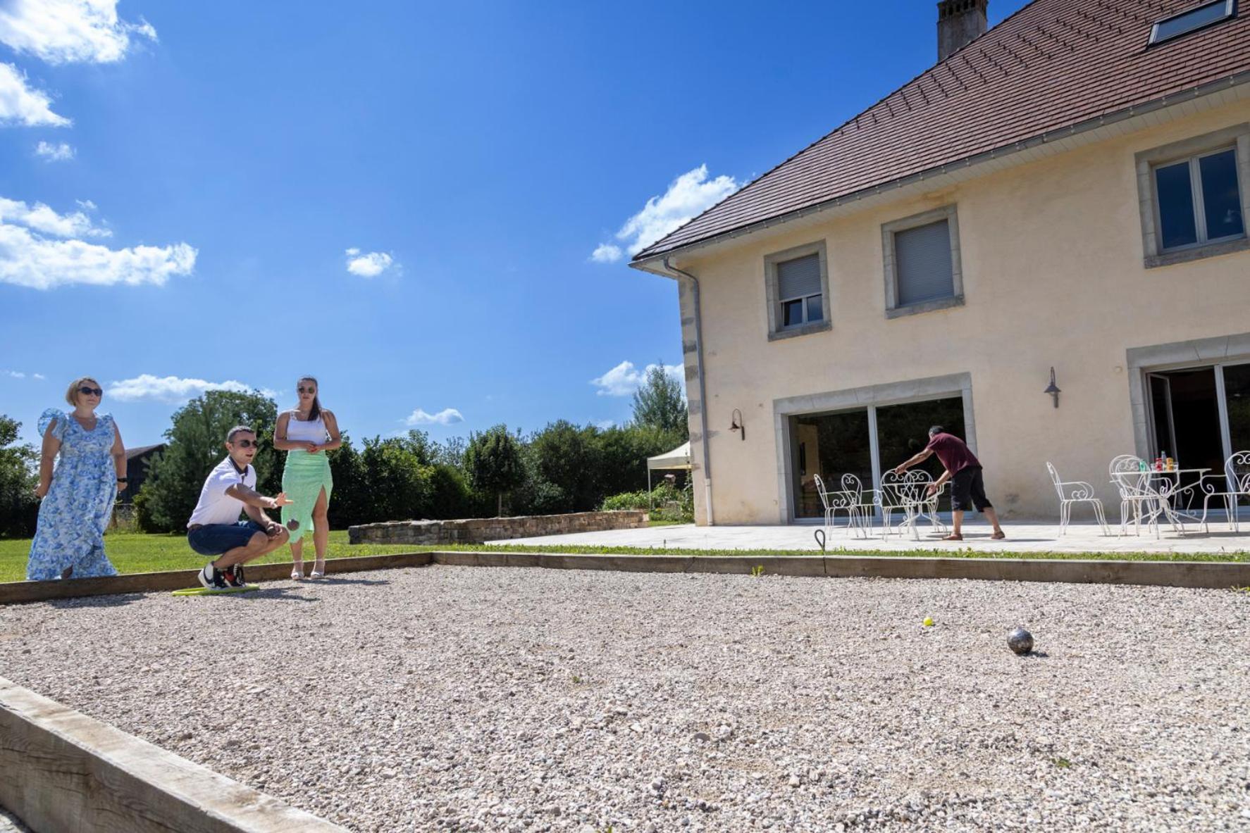 Le Relais Des Deux Tours Bed & Breakfast Brémondans Екстериор снимка