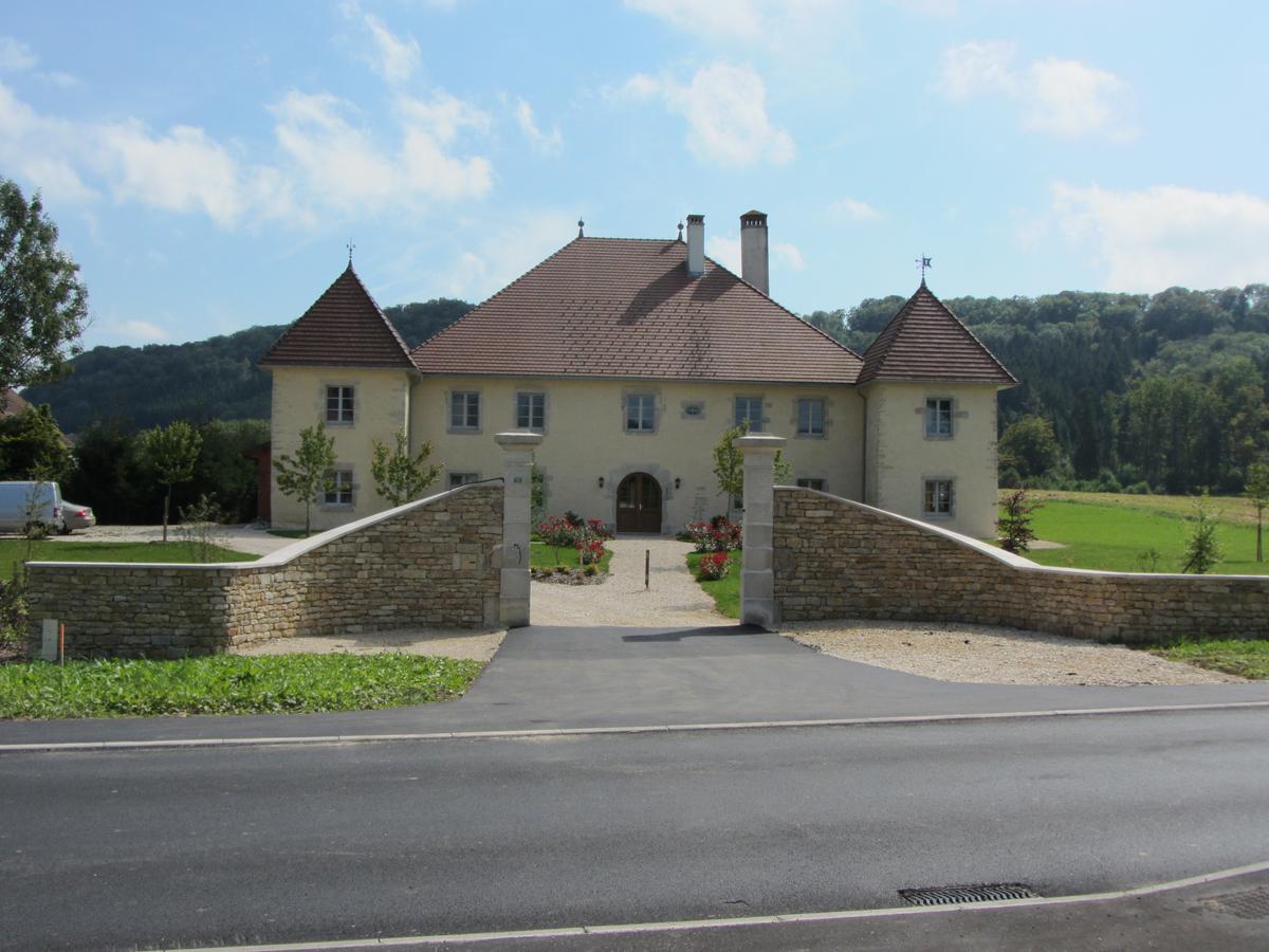 Le Relais Des Deux Tours Bed & Breakfast Brémondans Екстериор снимка