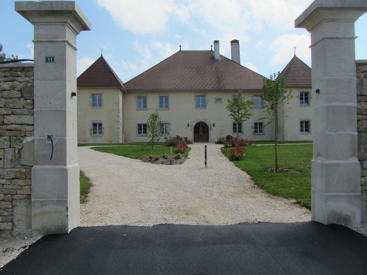 Le Relais Des Deux Tours Bed & Breakfast Brémondans Екстериор снимка