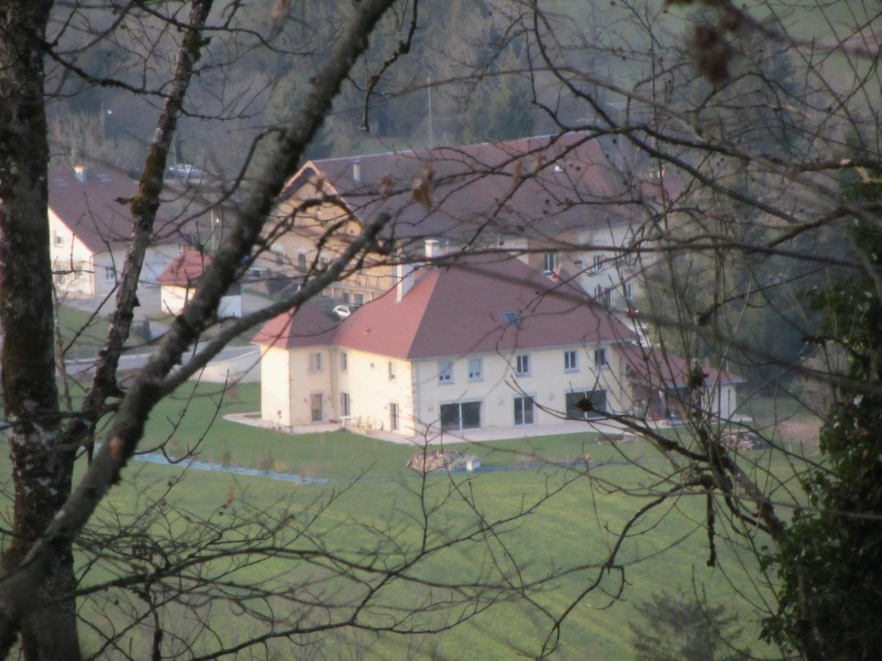 Le Relais Des Deux Tours Bed & Breakfast Brémondans Екстериор снимка