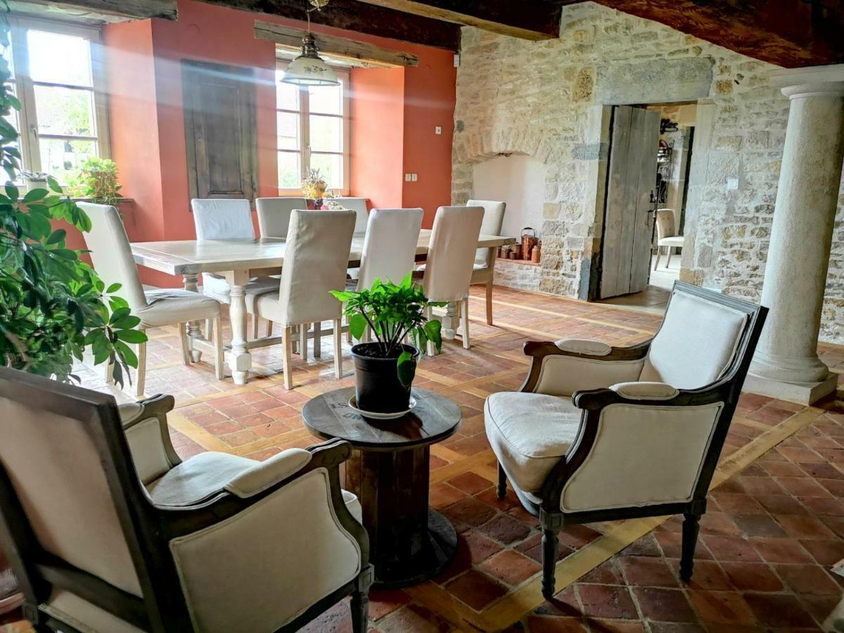 Le Relais Des Deux Tours Bed & Breakfast Brémondans Екстериор снимка
